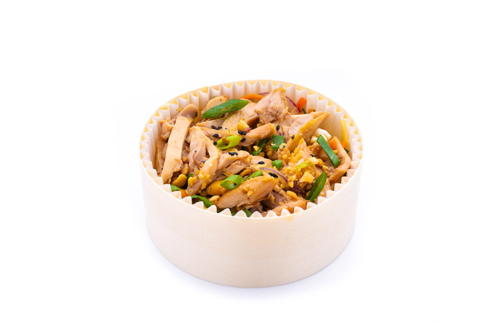 SALADE THAÏ AU POULET MARINÉ
